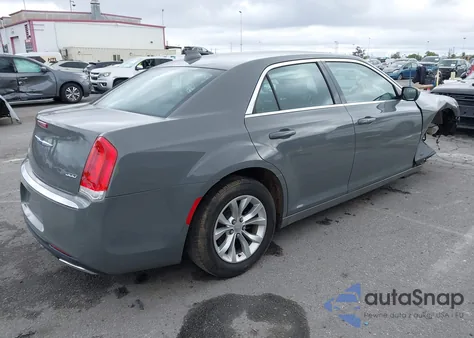 2019 Chrysler 300 Touring z USA, uszkodzony, nr VIN 2C3CCAAGXKH511725